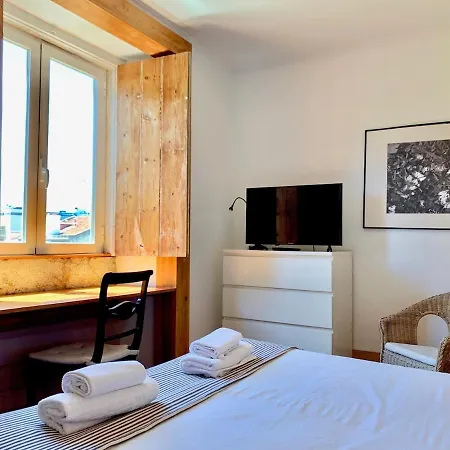 Cozy In The Center - Practical & Comfortable *