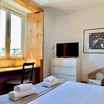 Cozy In The Center - Practical & Comfortable *
