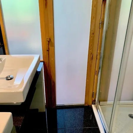 Cozy In The Center - Practical & Comfortable