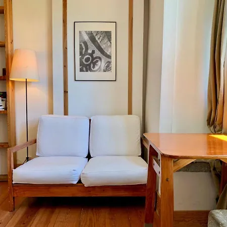 Cozy In The Center - Practical & Comfortable ליסבון